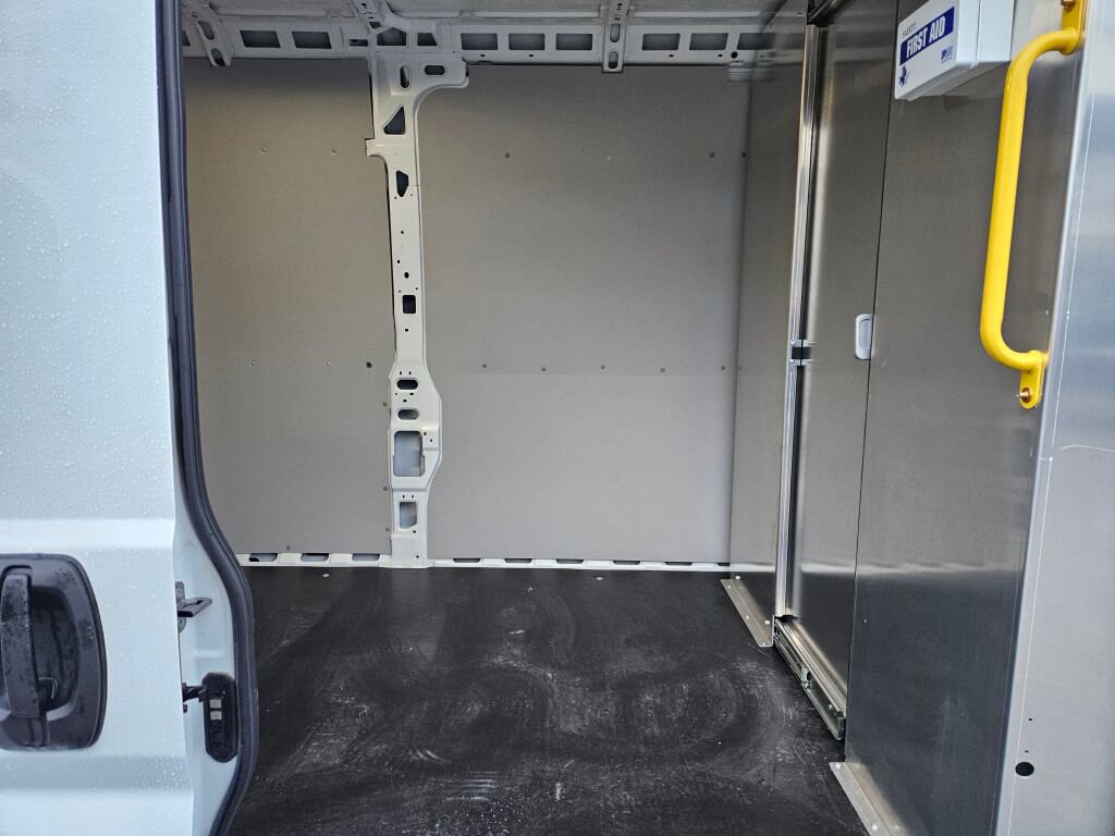 Used 2025 RAM ProMaster 2500 w/ Convenience Group image 14