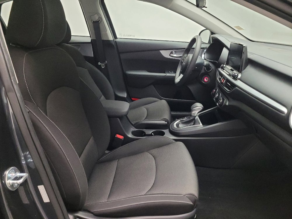 Used 2023 Kia Forte LXS image 21