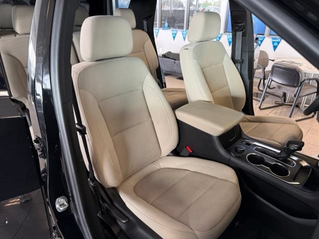 Used 2022 Chevrolet Traverse LS FWD image 29