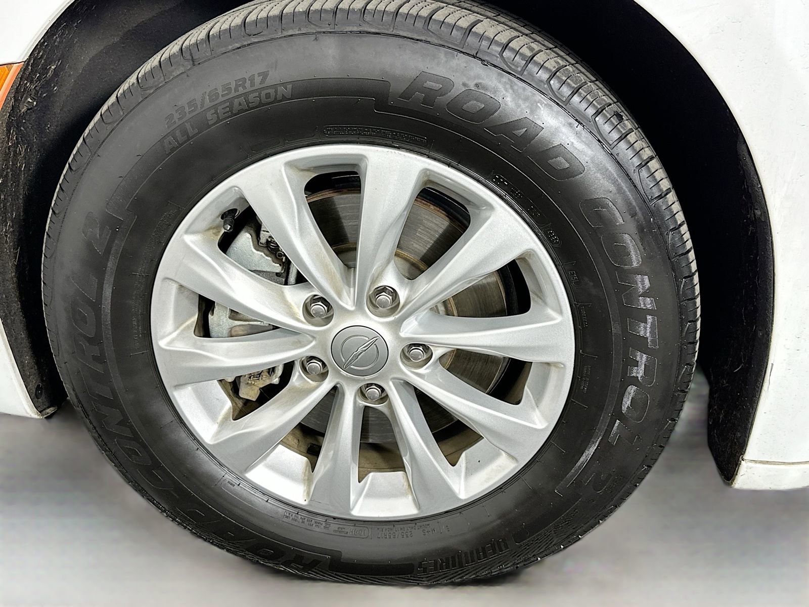 Used 2019 Chrysler Pacifica Touring-L image 31