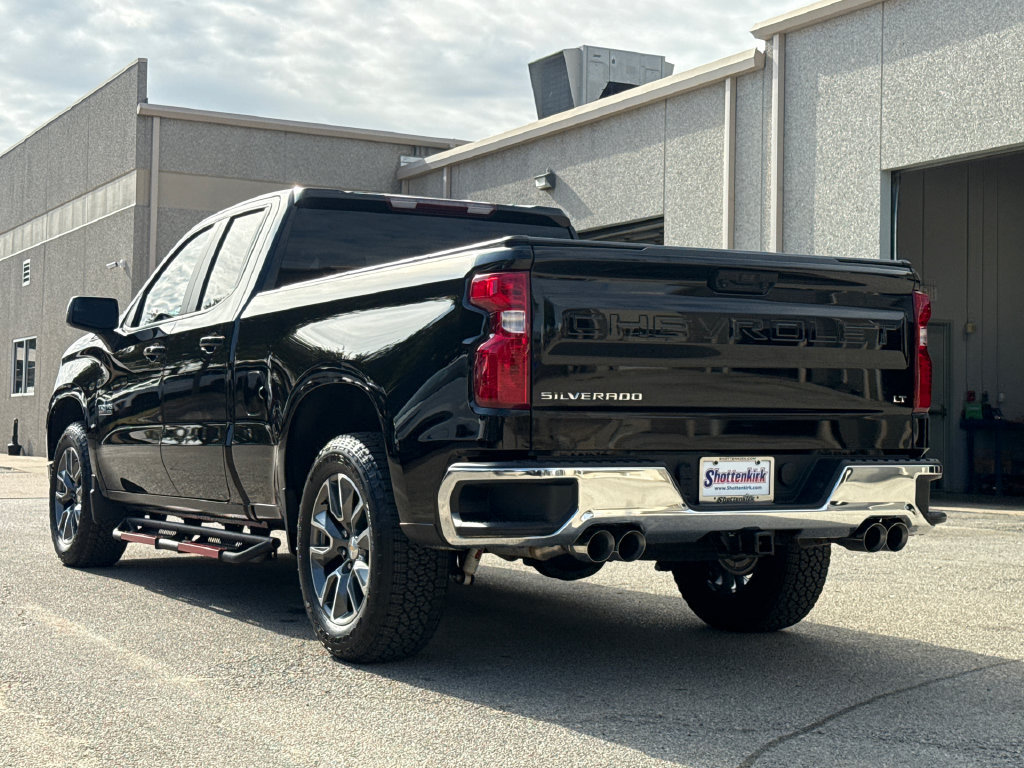 Used 2025 Chevrolet Silverado 1500 LT AWD/4WD image 7