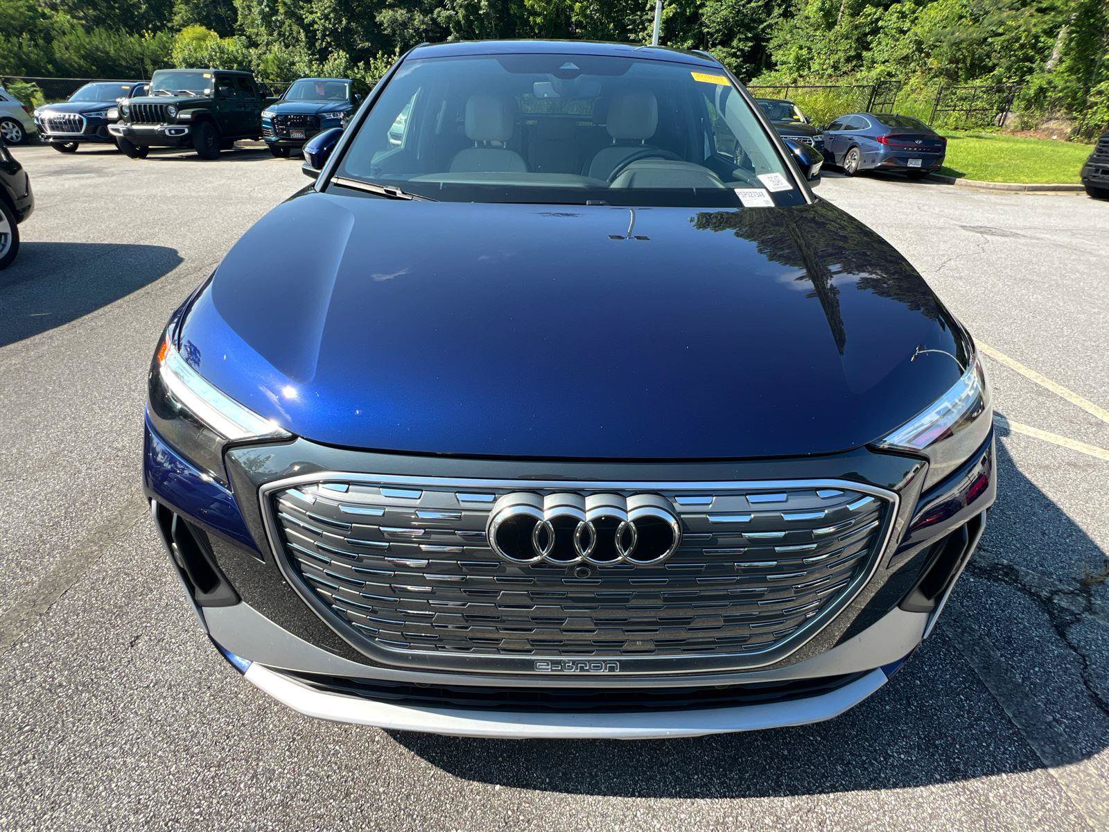 Used 2025 Audi Q4 e-tron Premium Plus w/ Premium Plus AWD/4WD image 2