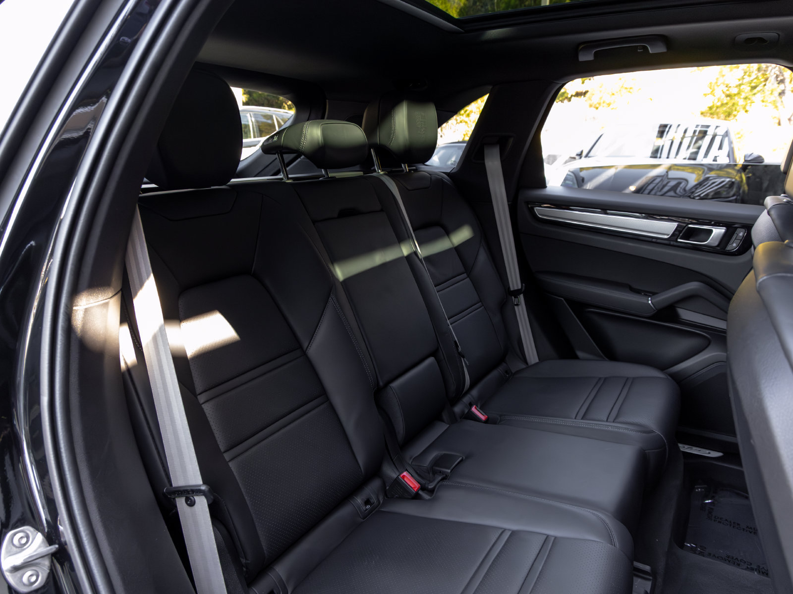 Certified 2023 Porsche Cayenne S Platinum AWD/4WD image 52
