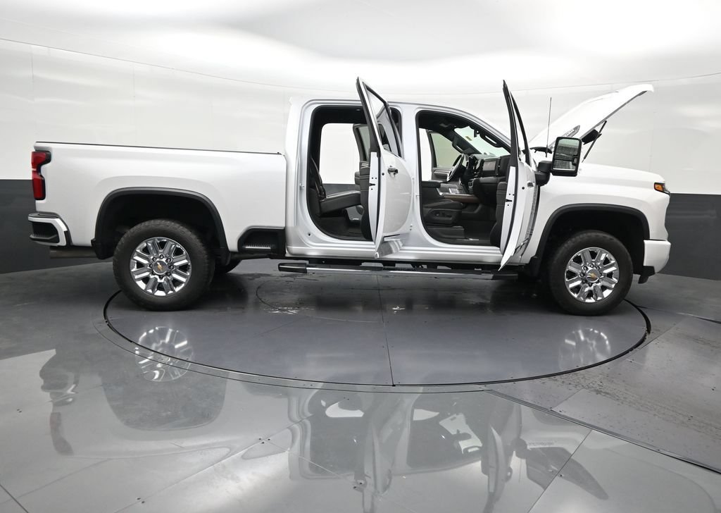 Used 2024 Chevrolet Silverado 2500 High Country AWD/4WD image 33
