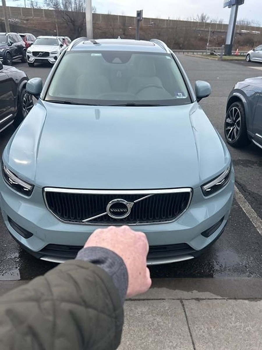 Used 2019 Volvo XC40 T5 Momentum image 12