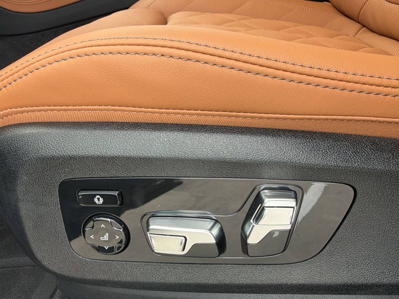 New 2027 BMW X7 xDrive40i w/ M Sport Package AWD/4WD image 12
