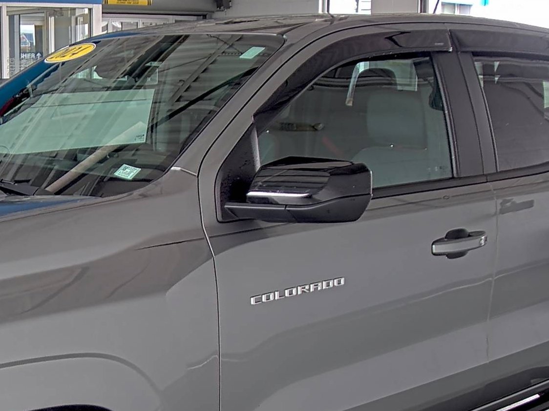 Used 2024 Chevrolet Colorado Z71 w/ Z71 Convenience Package 2 image 8