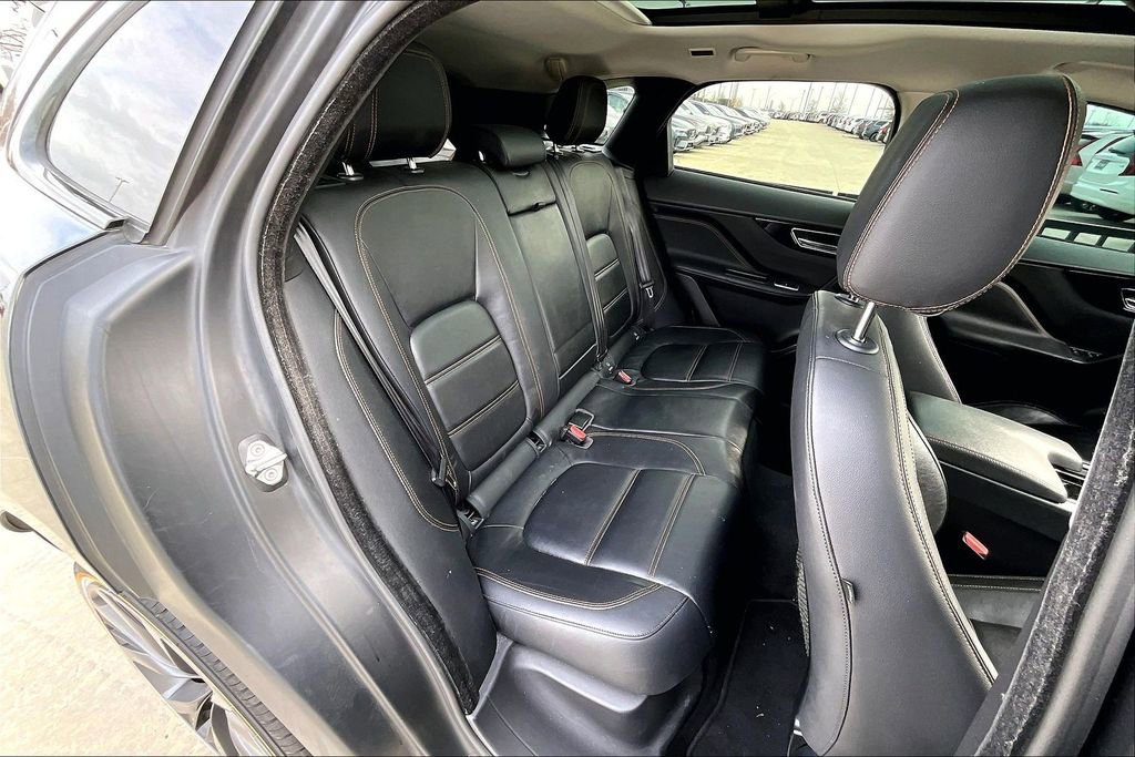 Used 2018 Jaguar F-PACE Prestige image 33