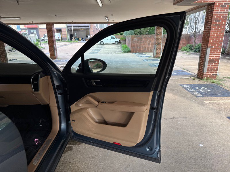 Used 2019 Porsche Cayenne AWD/4WD image 13