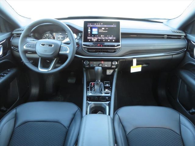 New 2026 Jeep Compass Latitude image 11