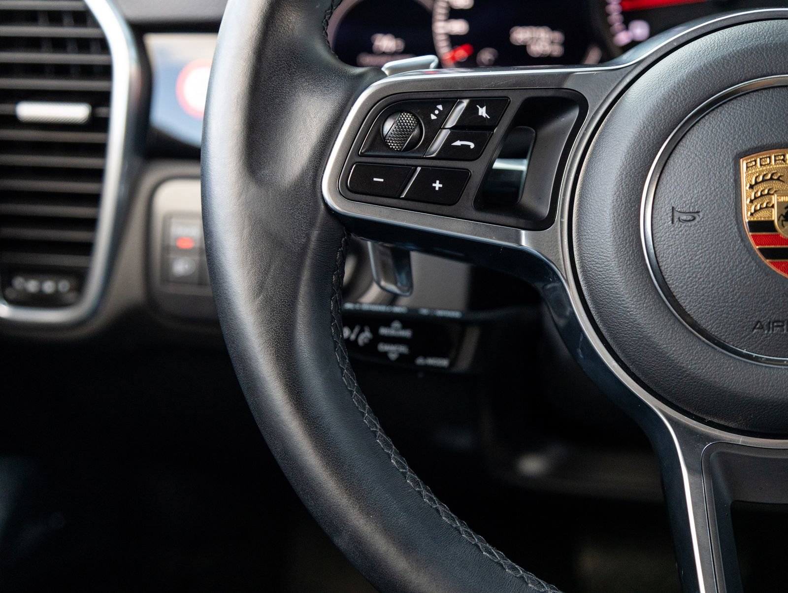 Certified 2023 Porsche Cayenne image 15