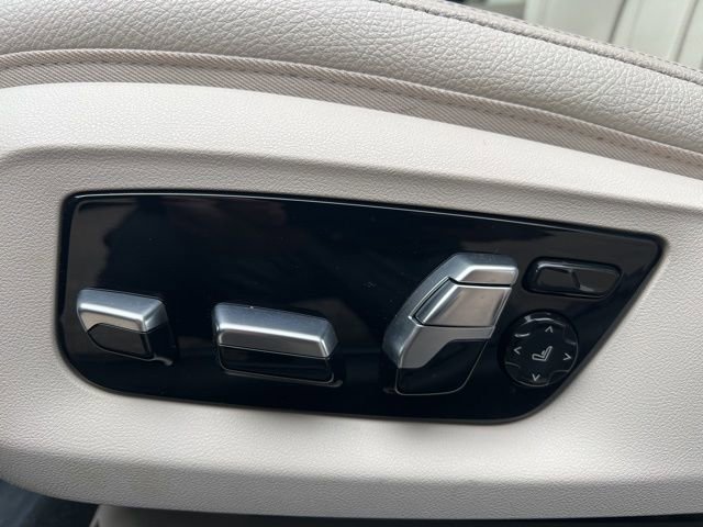 Used 2018 BMW M550i xDrive image 26