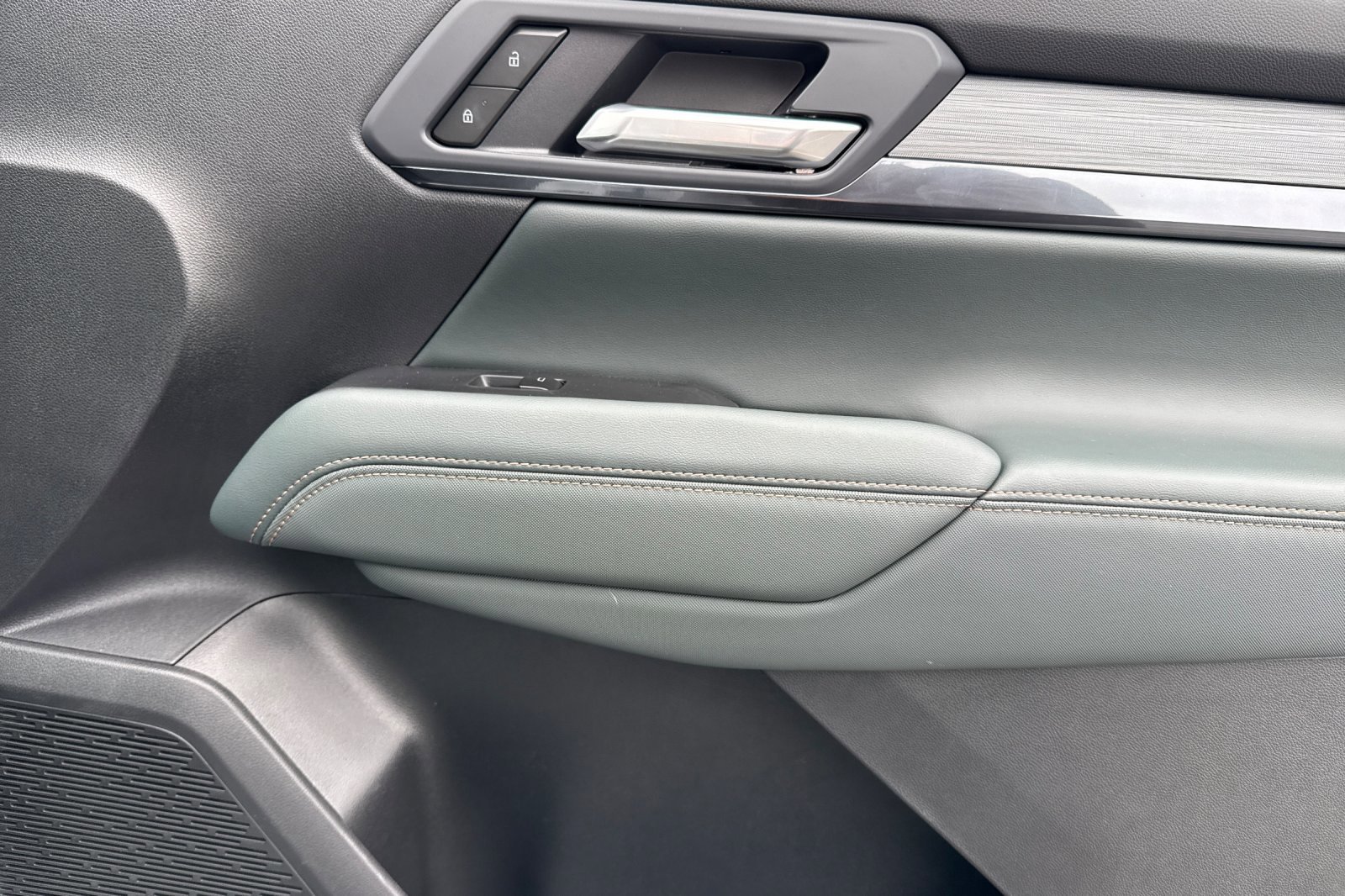 Used 2026 GMC Terrain AT4 w/ Technology Package II image 22