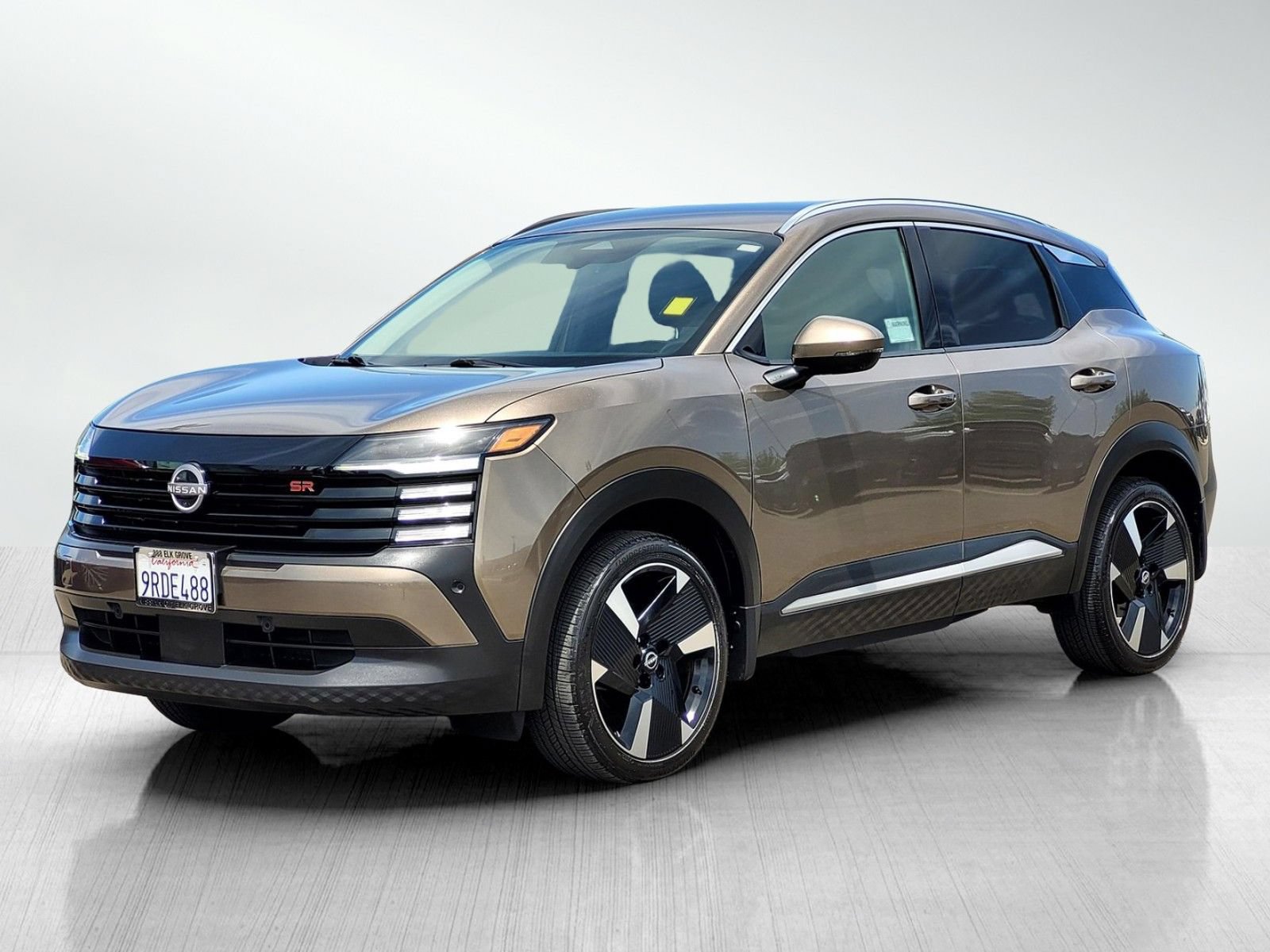 Used 2025 Nissan Kicks SR FWD image 11