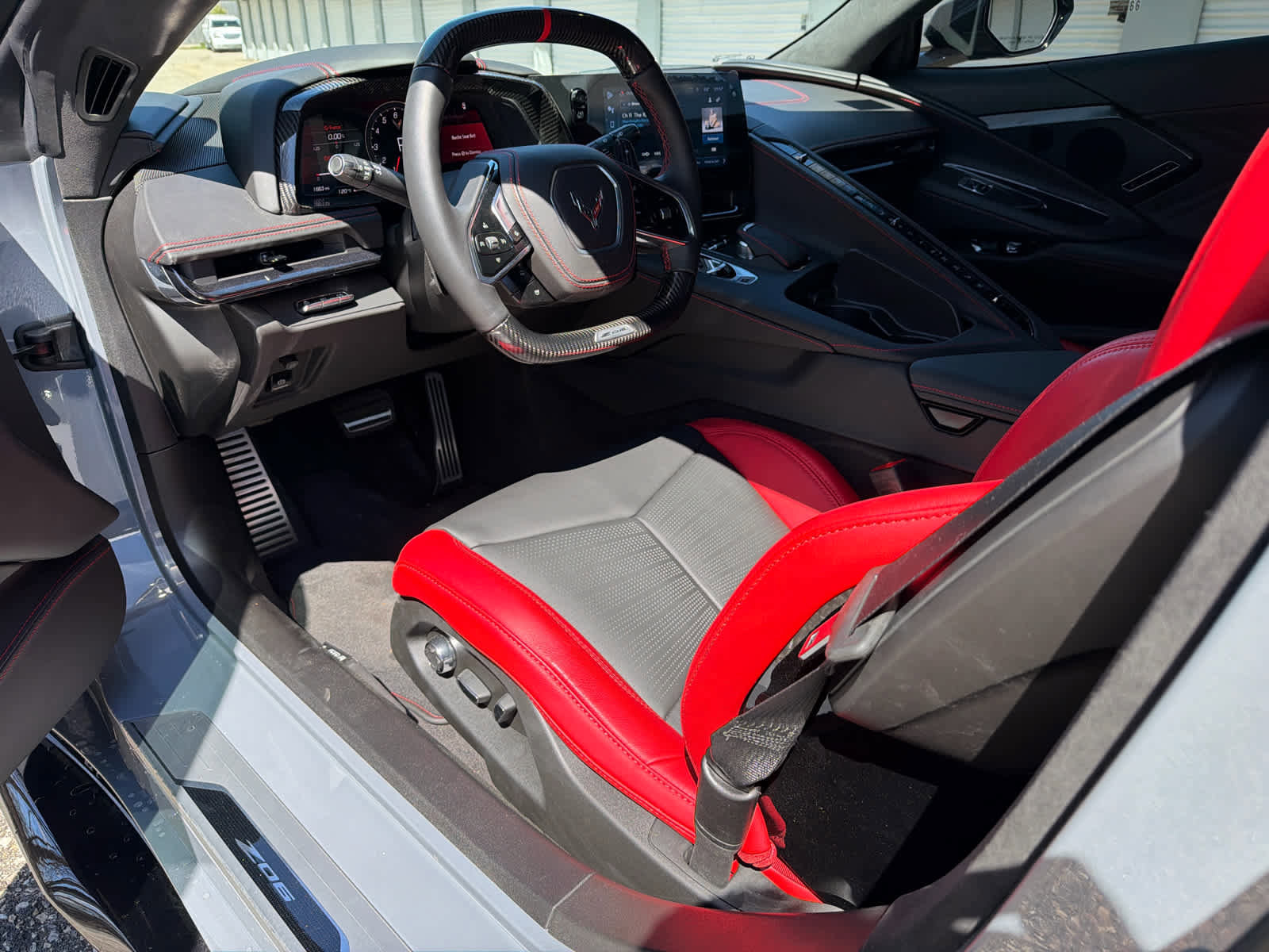 Used 2024 Chevrolet Corvette Z06 w/ Z07 Performance Package RWD image 9