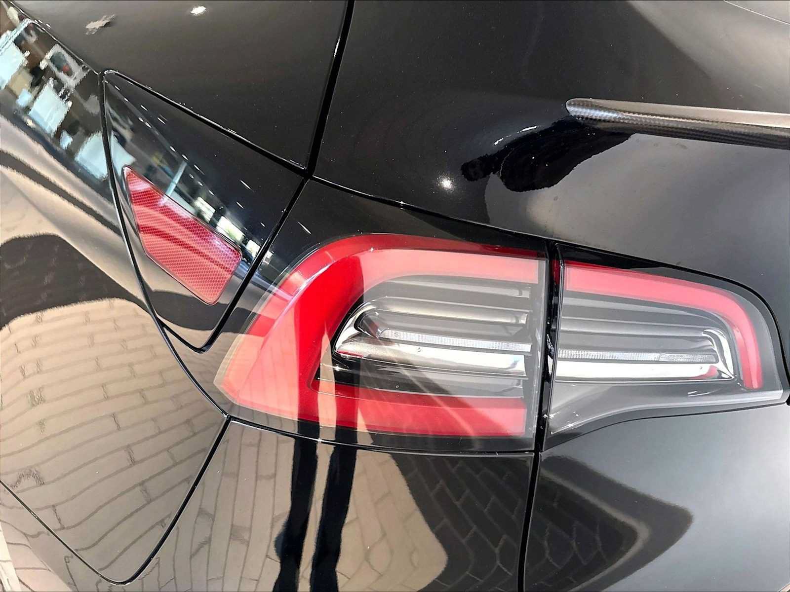 Used 2022 Tesla Model Y Performance AWD/4WD image 34