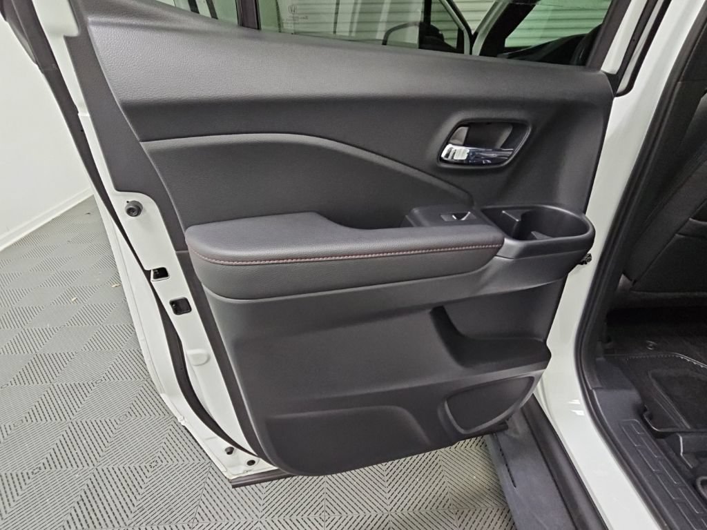 Used 2025 Honda Ridgeline Black Edition image 35