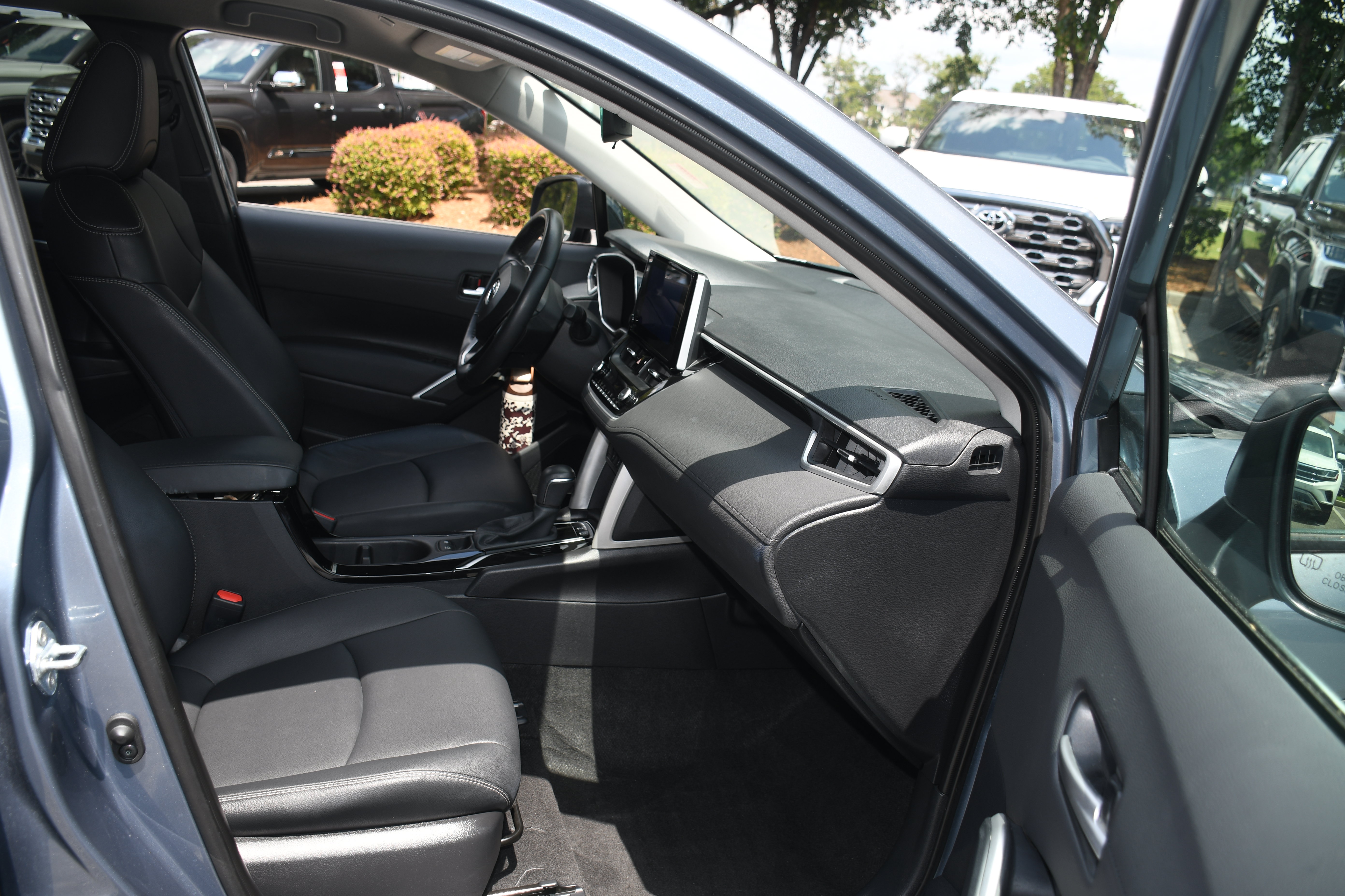 Certified 2025 Toyota Corolla Cross XLE FWD image 20
