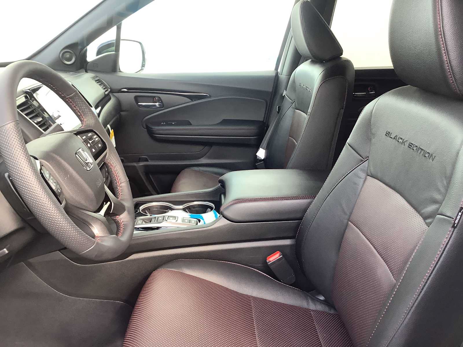 New 2026 Honda Ridgeline Black Edition image 2