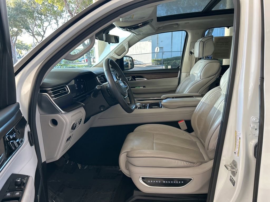 Used 2023 Jeep Grand Wagoneer L Series II image 5