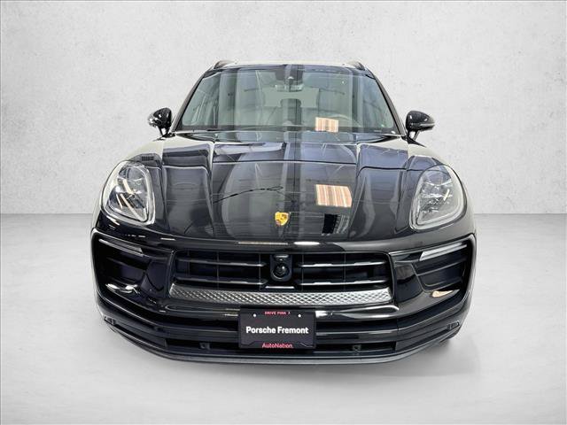 Certified 2026 Porsche Macan AWD/4WD image 6