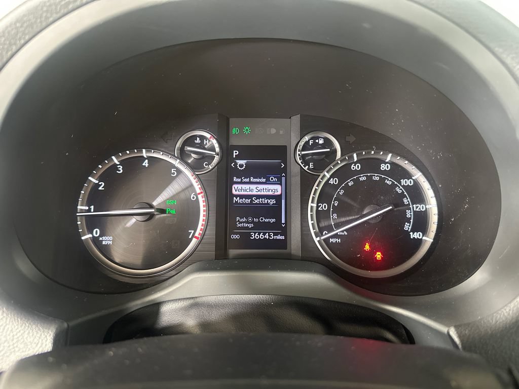 Used 2023 Lexus GX 460 Premium w/ Accessory Package AWD/4WD image 26