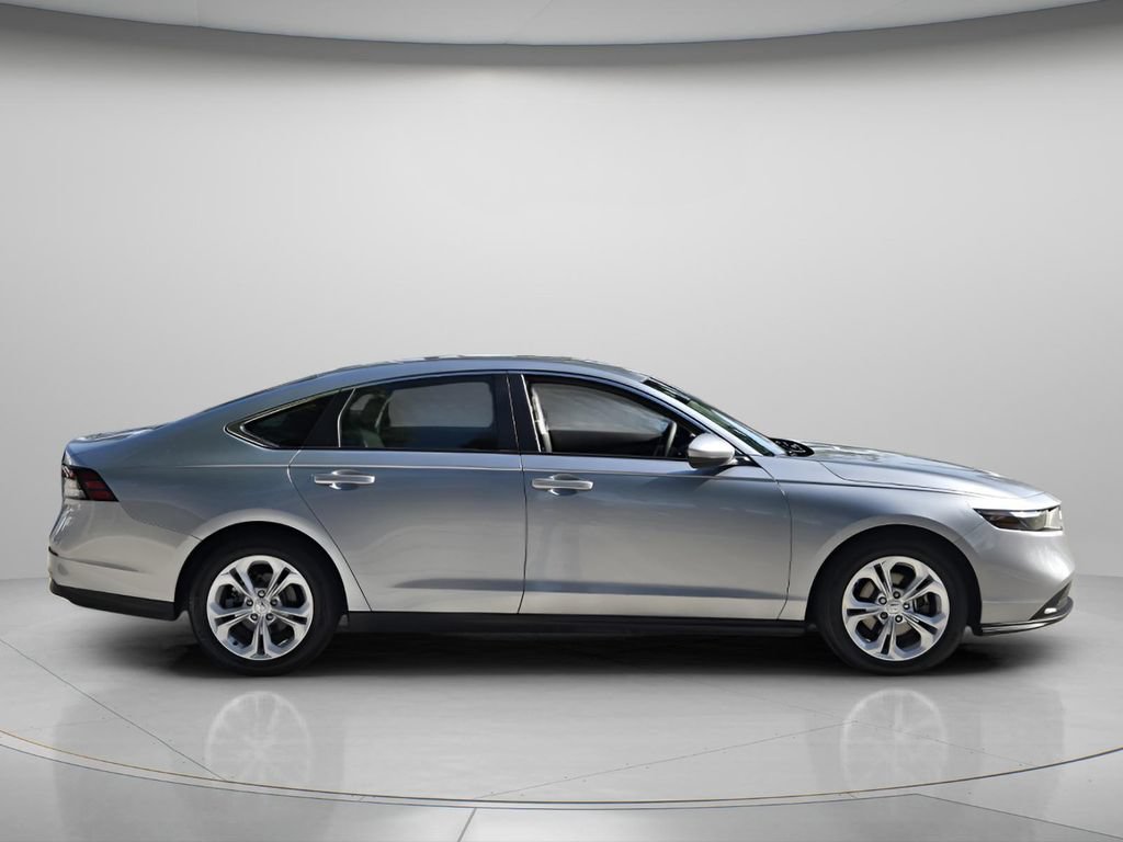 Certified 2025 Honda Accord LX image 3