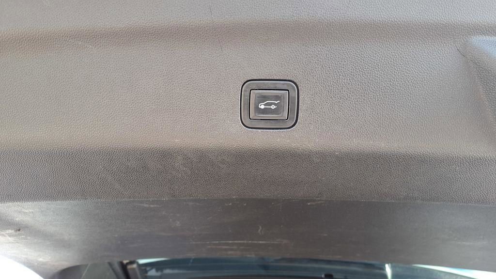 Used 2021 GMC Yukon XL SLT image 15