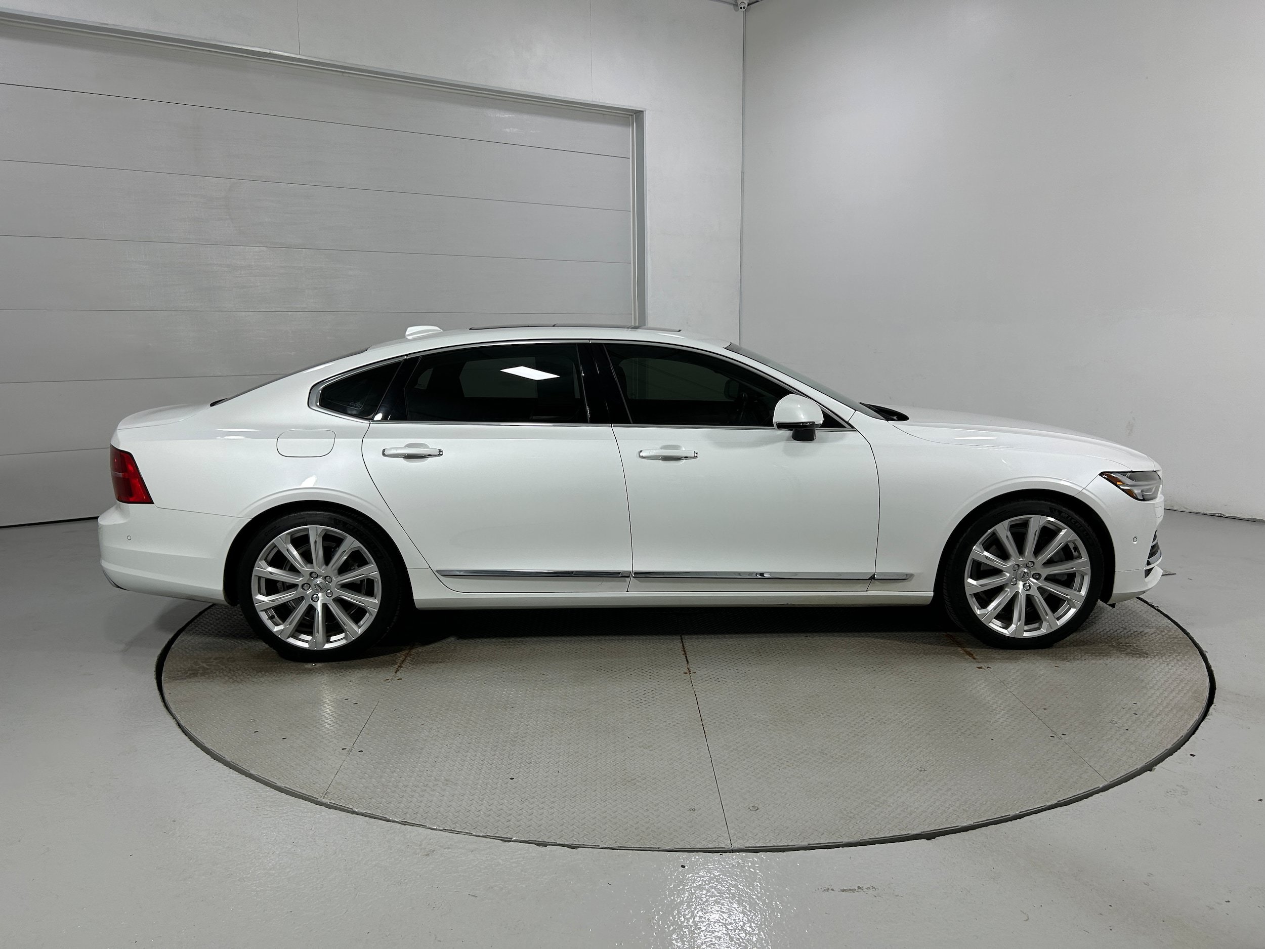 Used 2018 Volvo S90 T8 Inscription w/ Luxury Package AWD/4WD image 36