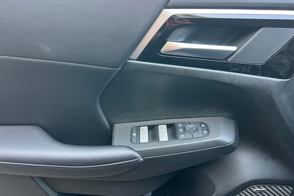 New 2026 Mitsubishi Outlander SE image 12