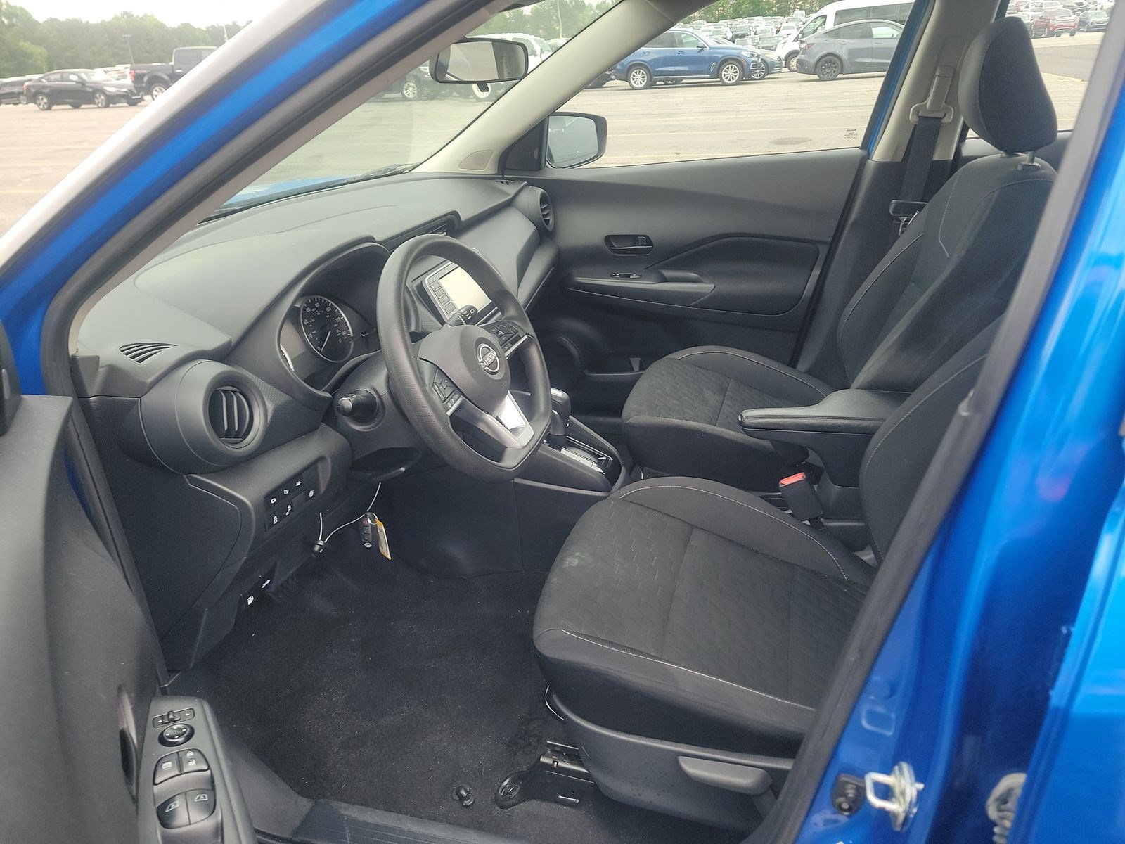 Used 2022 Nissan Kicks S FWD image 11