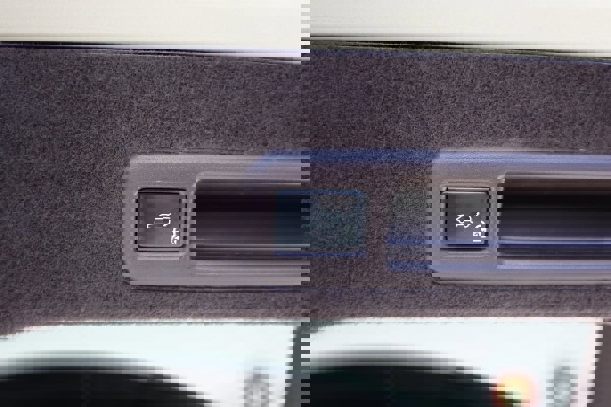 Used 2019 Lexus RX 450h AWD image 46