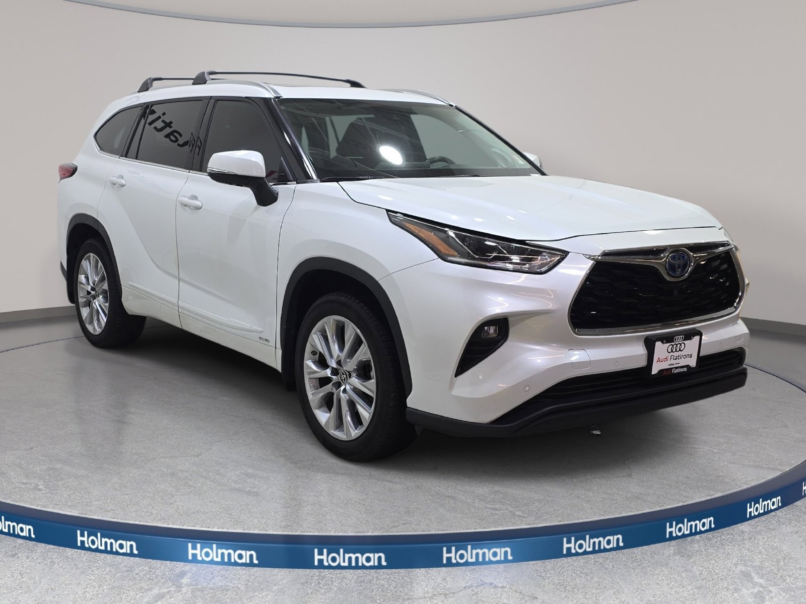 Used 2022 Toyota Highlander Limited w/ Protection Package #3 (TMS) AWD/4WD image 4