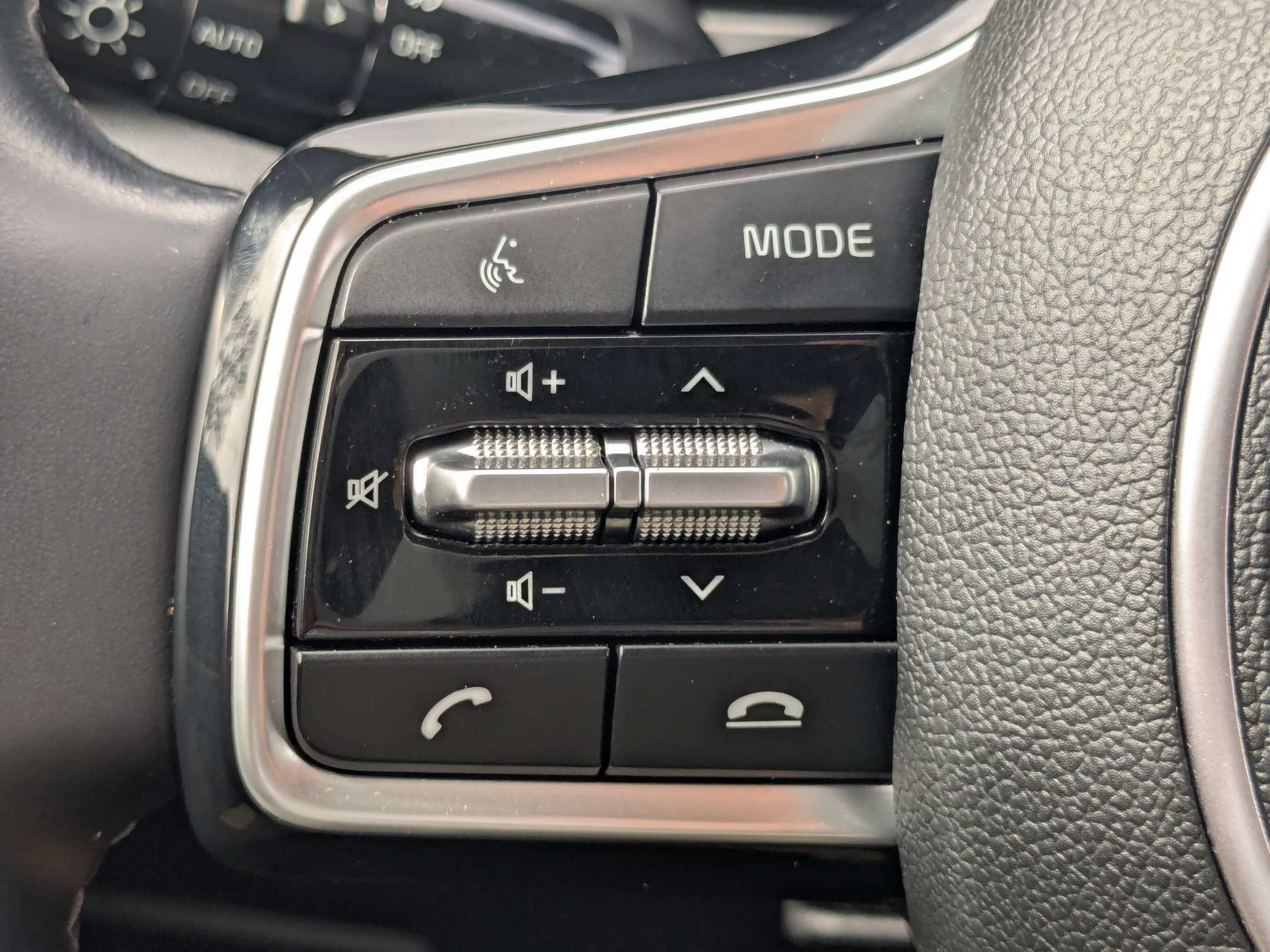 Certified 2023 Kia Sorento SX AWD/4WD image 32