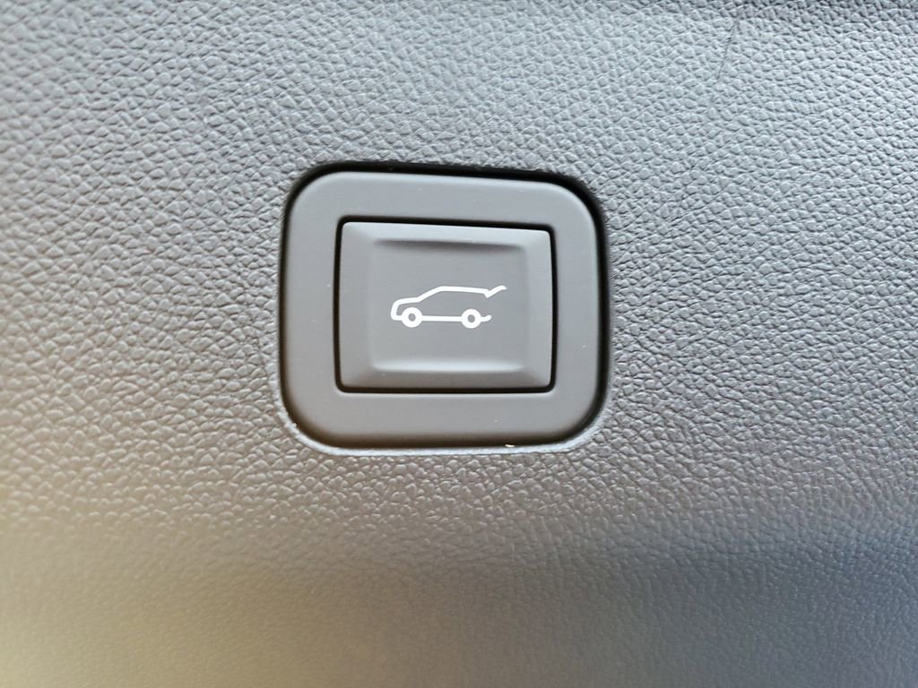 New 2026 Chevrolet Suburban High Country image 7