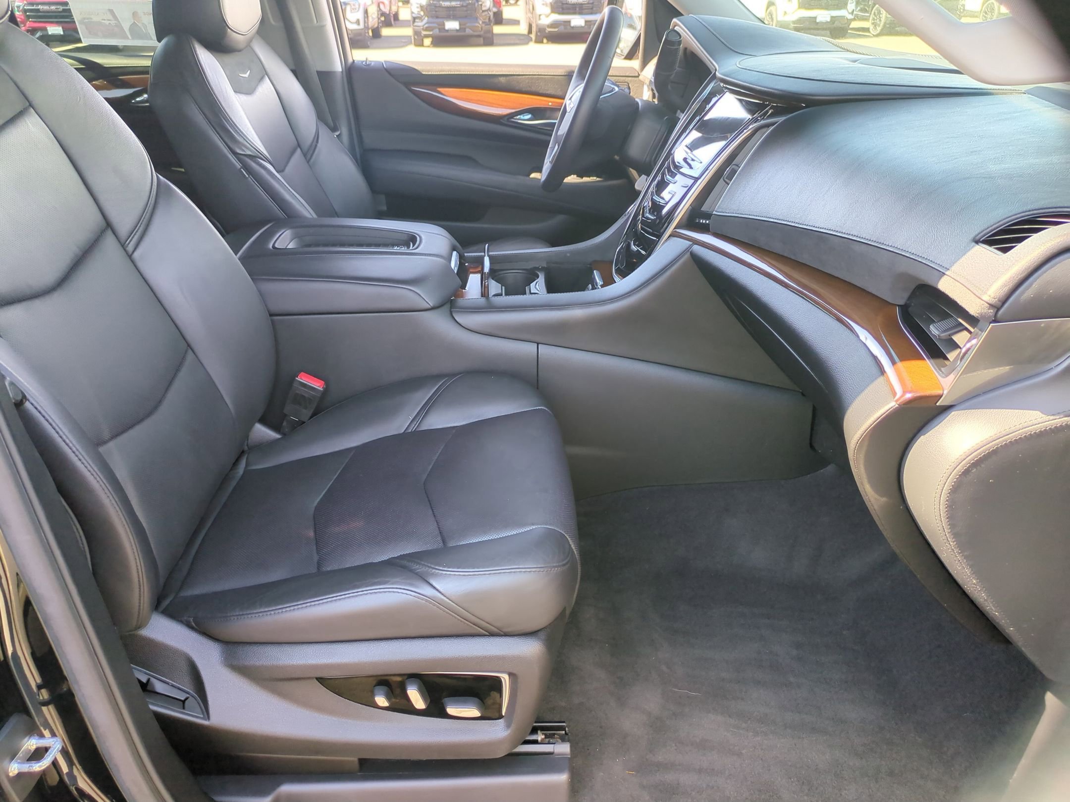 Certified 2020 Cadillac Escalade Luxury image 29