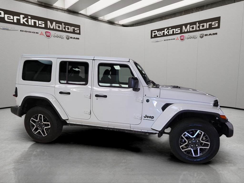 Certified 2025 Jeep Wrangler Sahara image 6