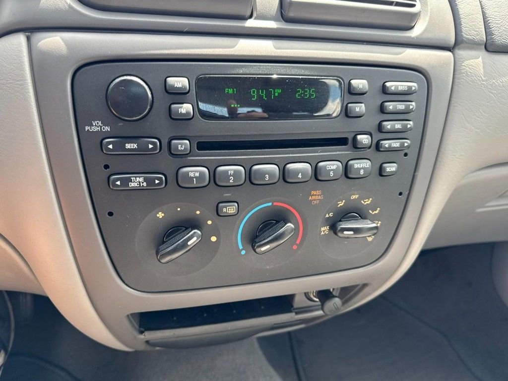 Used 2007 Ford Taurus SE FWD image 18