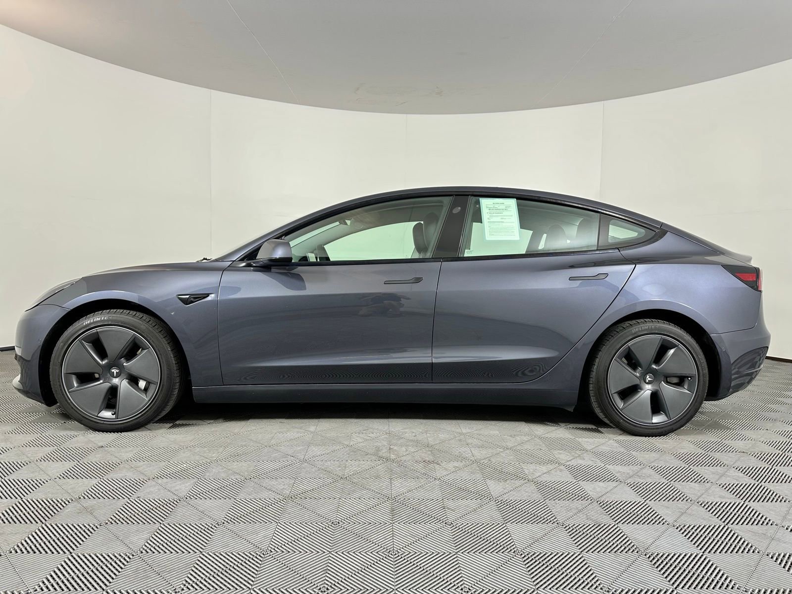 Used 2023 Tesla Model 3 Standard Range image 17