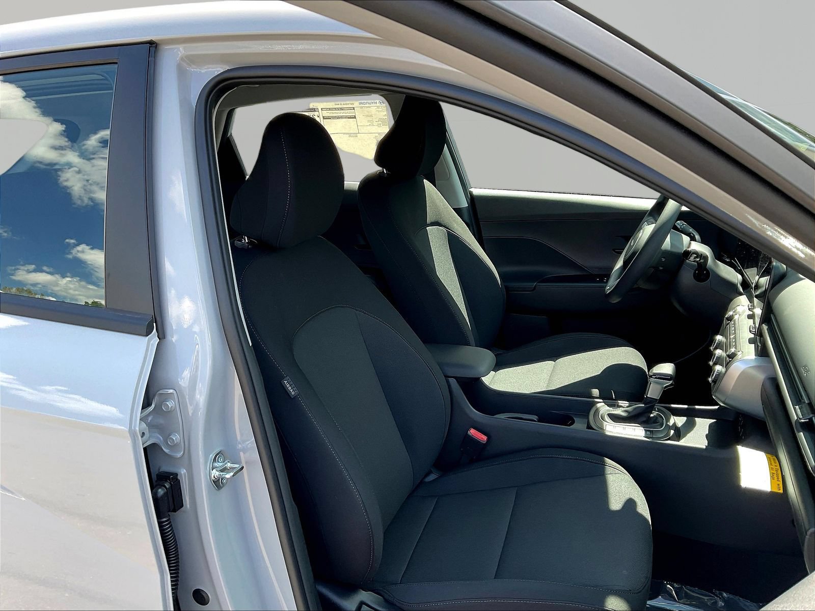 New 2027 Hyundai Kona SE AWD/4WD image 18