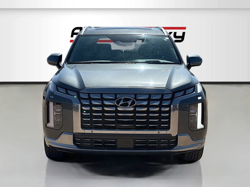 Used 2025 Hyundai Palisade Calligraphy image 2