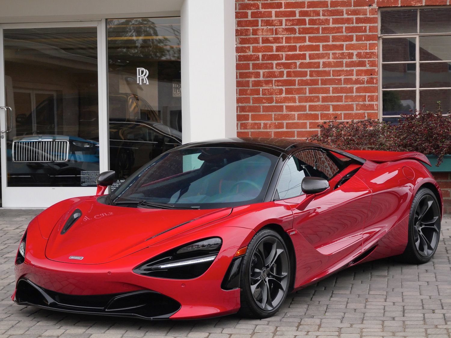 Used 2020 McLaren 720S Performance RWD image 15