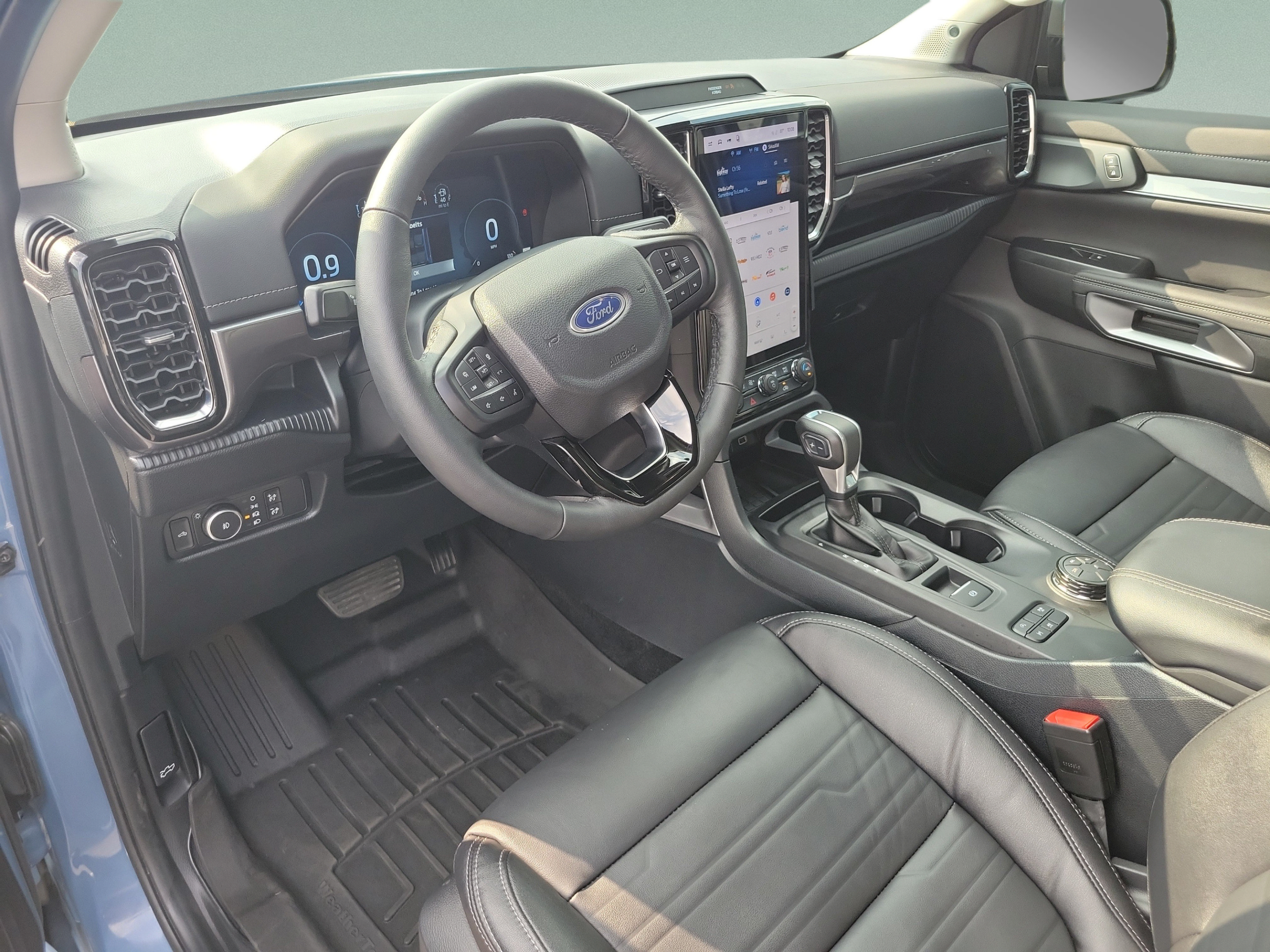 Used 2025 Ford Ranger Lariat w/ Trailer Tow Package AWD/4WD image 14