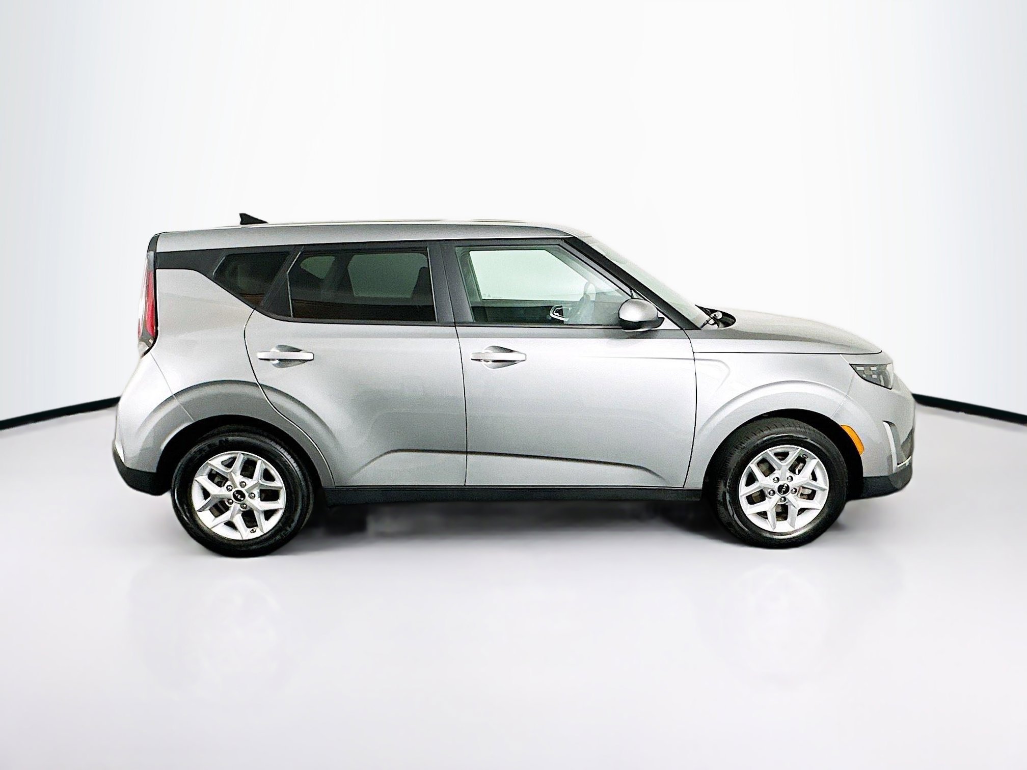 Used 2025 Kia Soul LX w/ LX Technology Package image 10
