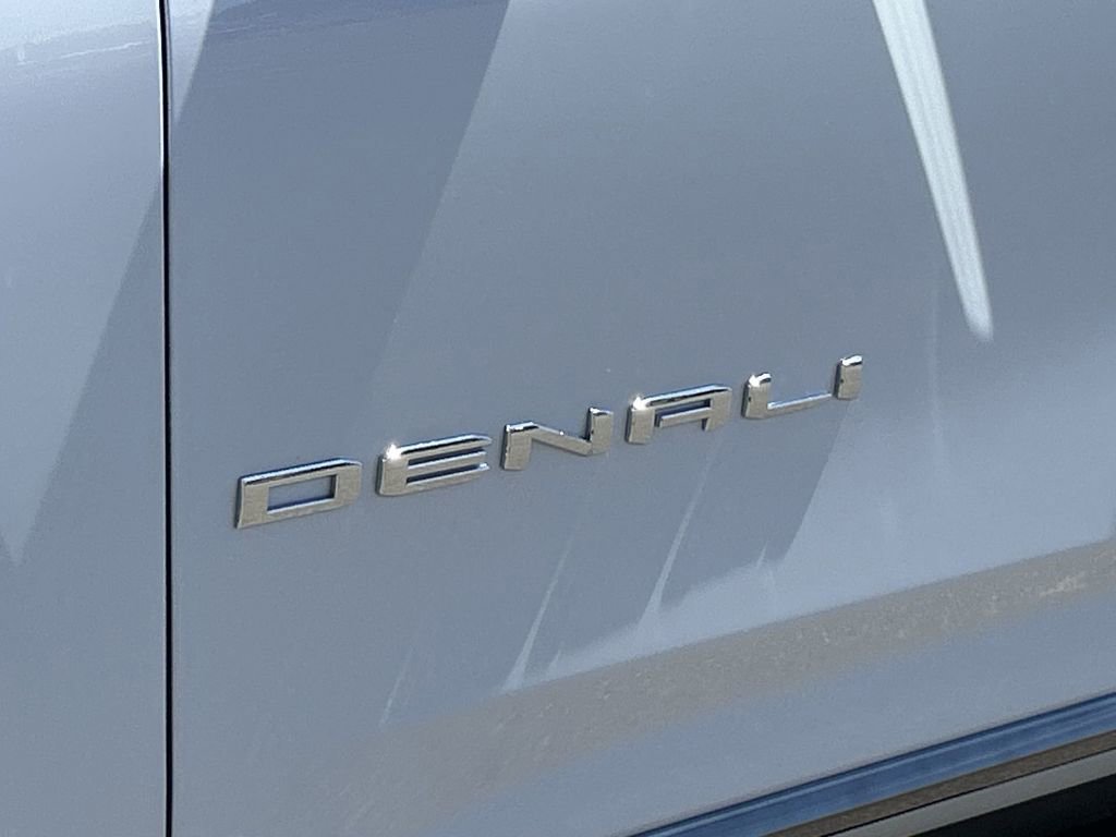 Used 2026 GMC Yukon XL Denali Ultimate AWD/4WD image 33