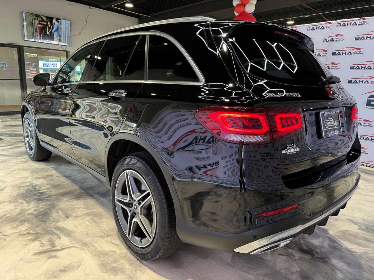 Used 2022 Mercedes-Benz GLC 300 4MATIC w/ AMG Line image 10