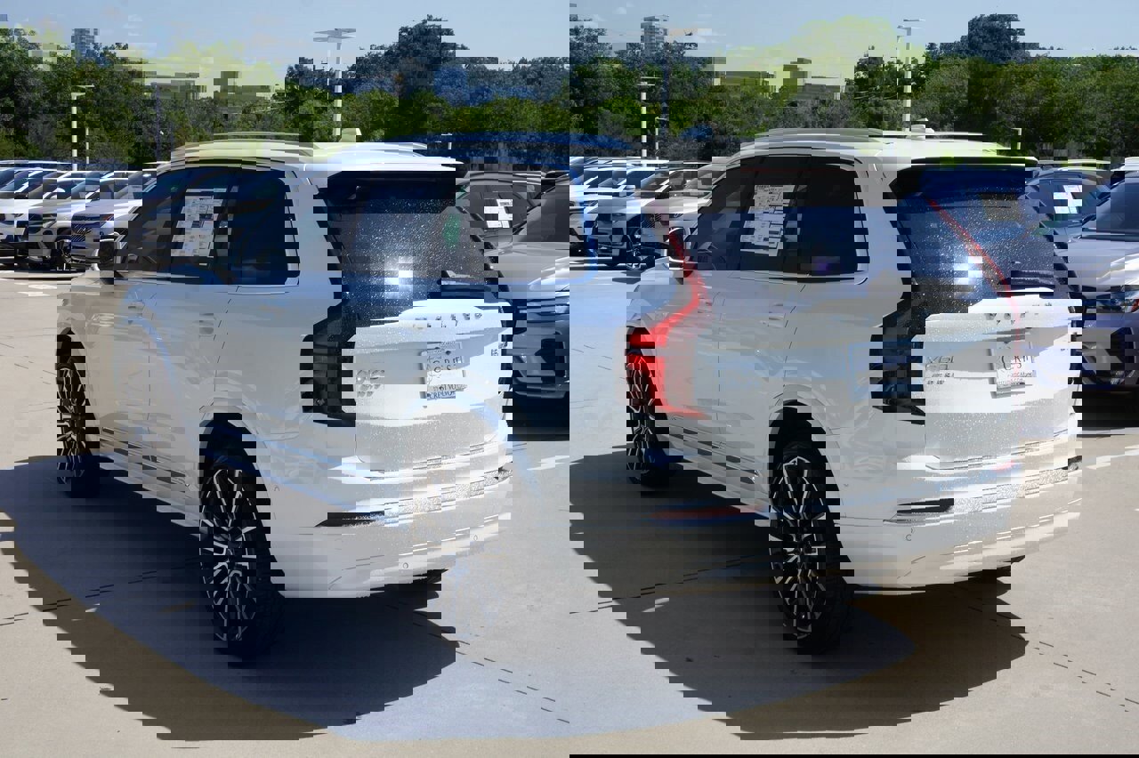 New 2026 Volvo XC90 B6 Plus image 5