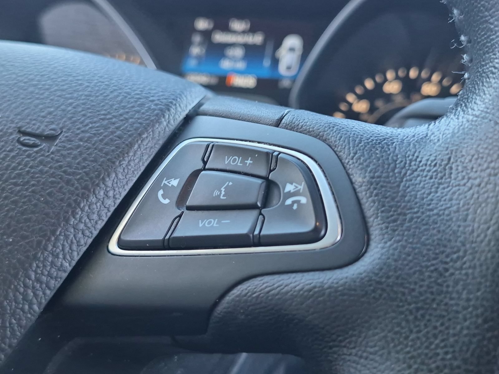 Used 2019 Ford Escape Titanium AWD/4WD image 25