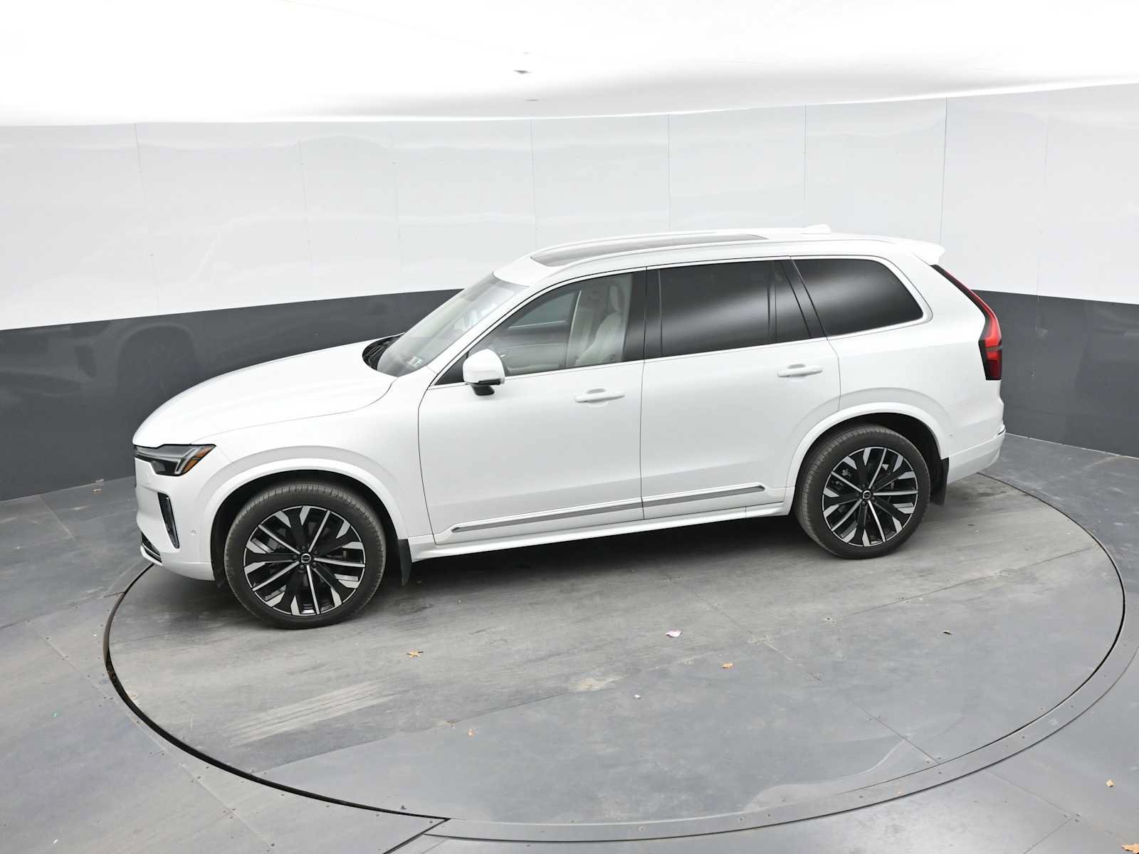 Used 2026 Volvo XC90 B6 Ultra w/ Protection Package AWD/4WD image 29