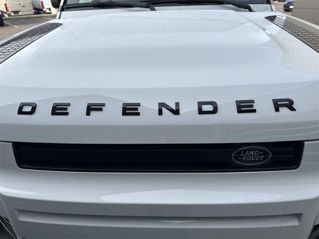 New 2026 Land Rover Defender 110 S image 9